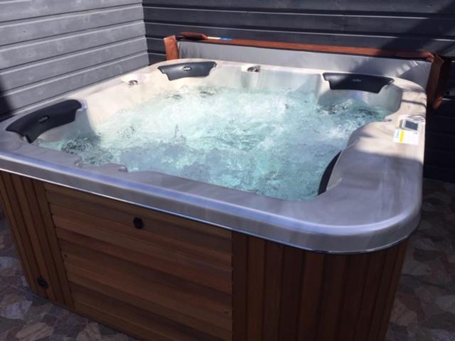 Ferienwohnung Le Flamboyant Avec Piscine Chauffee 30° Et Jacuzzi Saint-André Exterior foto