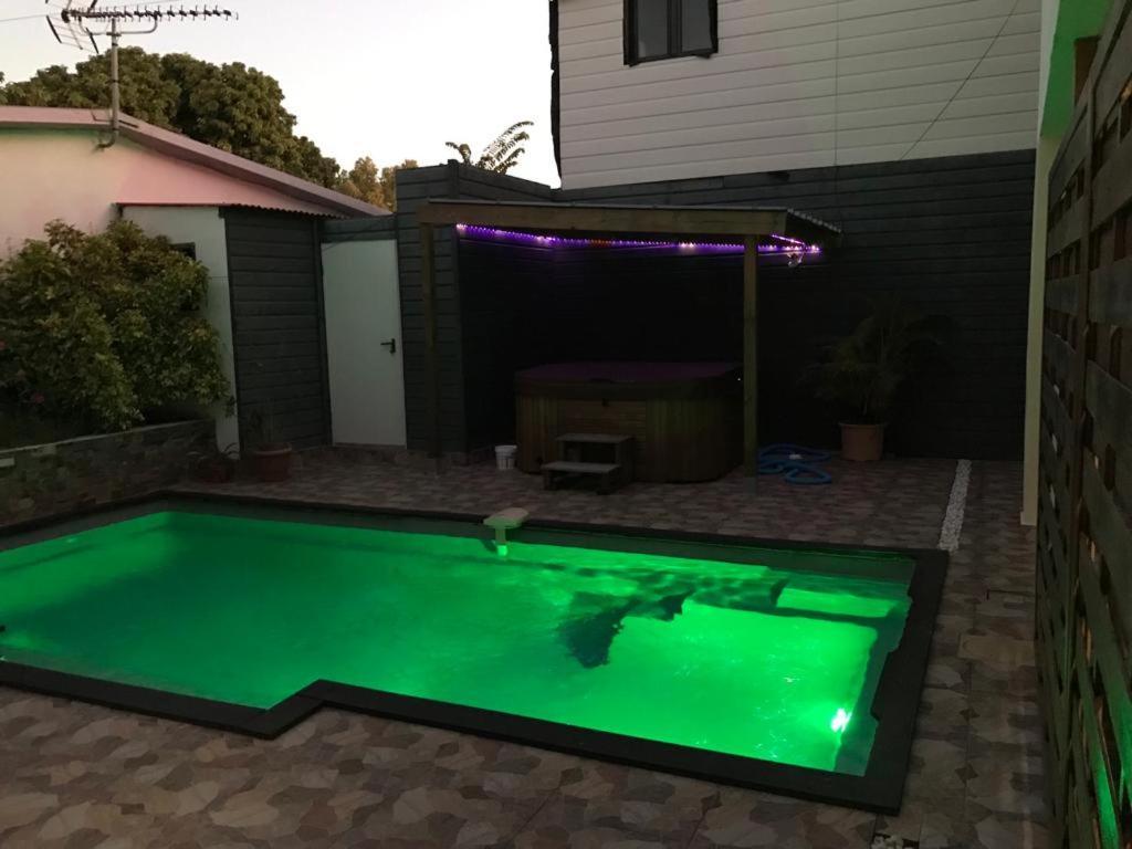 Ferienwohnung Le Flamboyant Avec Piscine Chauffee 30° Et Jacuzzi Saint-André Exterior foto